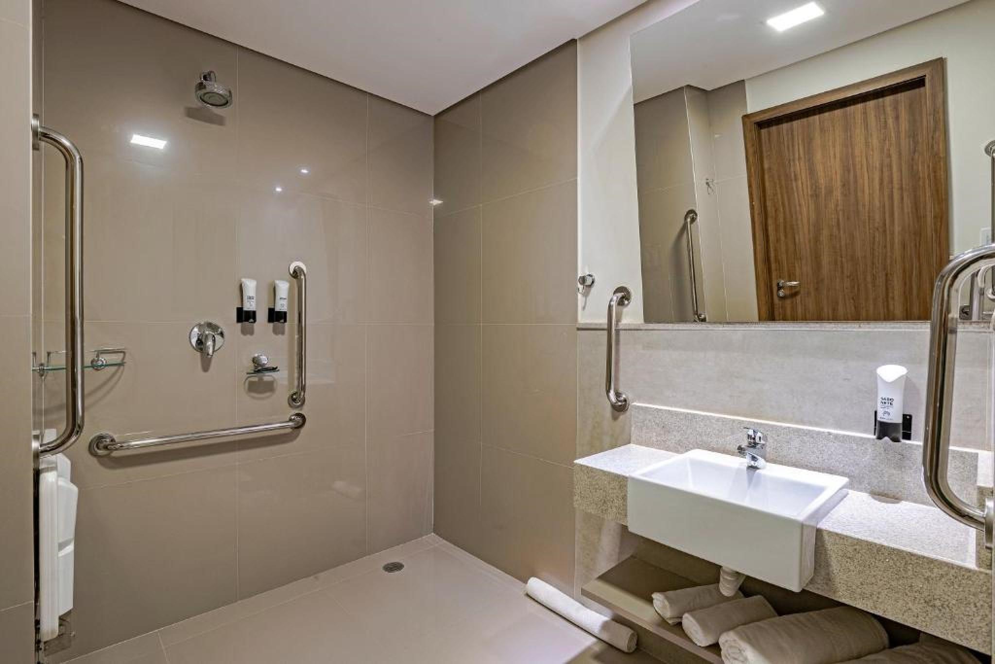 Slim Guarapuava Hotell Exteriör bild