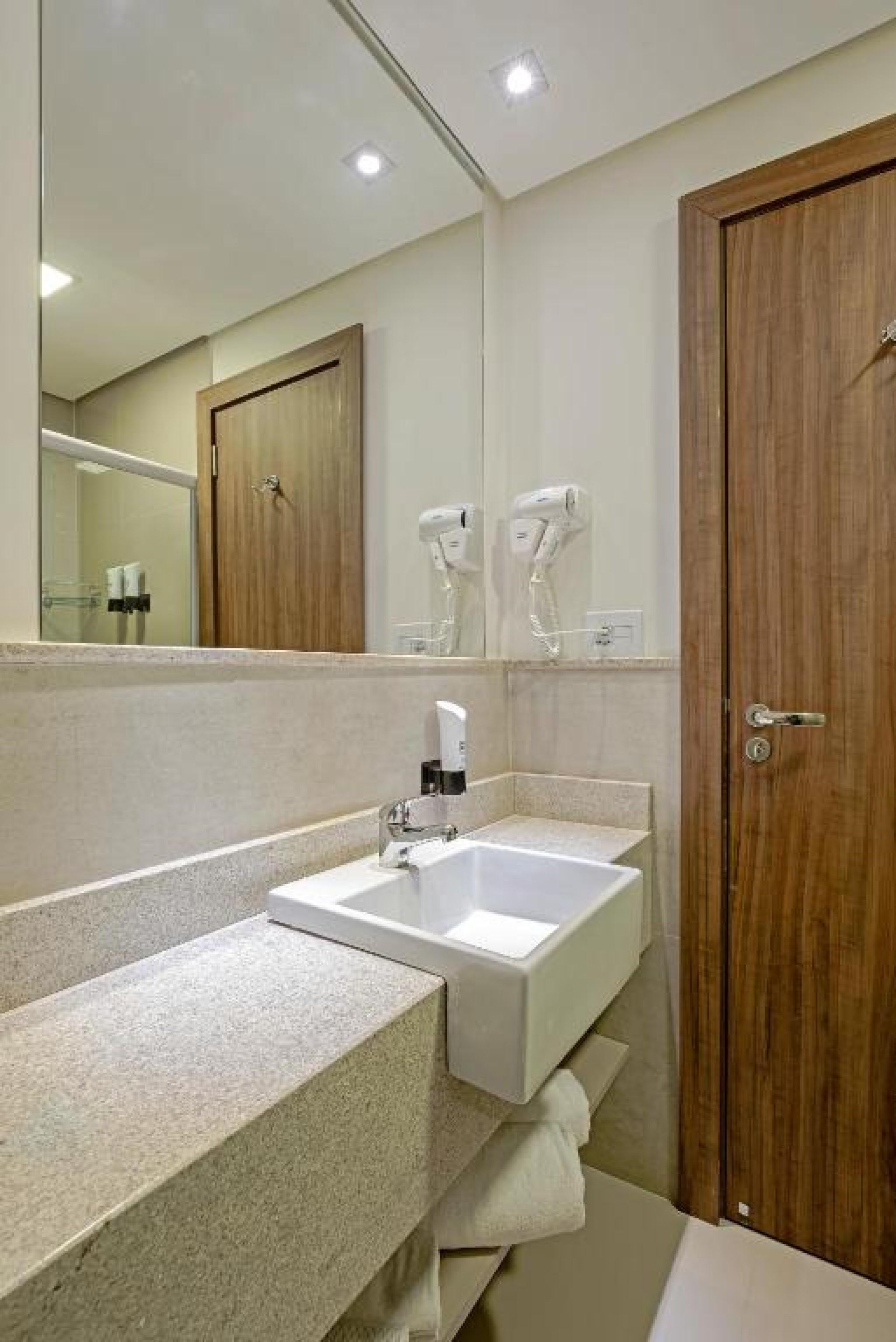 Slim Guarapuava Hotell Exteriör bild