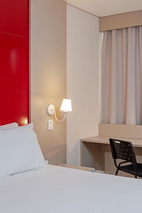 Slim Guarapuava Hotell Exteriör bild